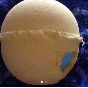 Lush fizzbanger bath bomb