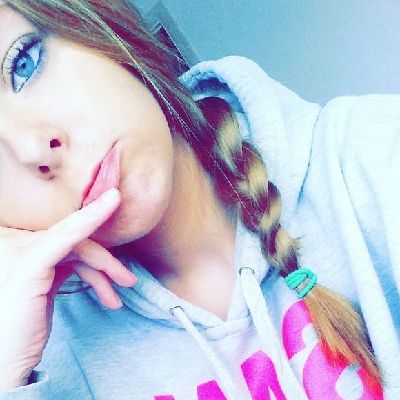 Meet your Posher, Emily - Picture 1 of 1