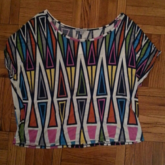 Multi color geometric pseudo-crop top