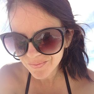 Meet your Posher, Karla