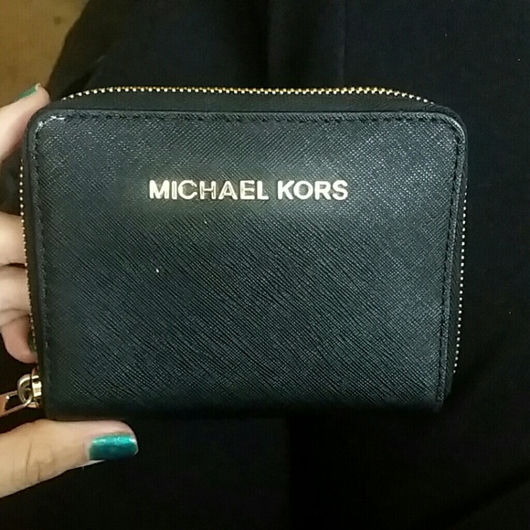 Michael kors wallet