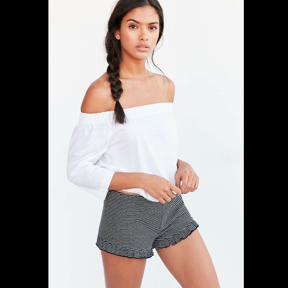 MUST GO! NWOT Tobi Blue Ruffle Knit Shorts - Picture 1 of 4