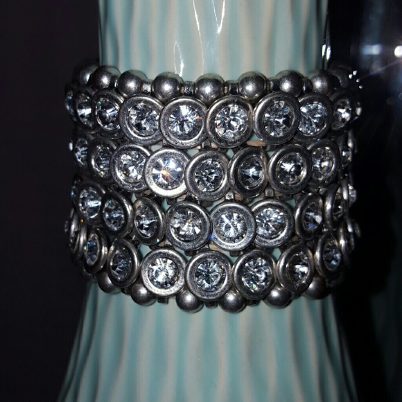 Bracelet  super cute & strechy