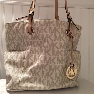 Michael Kors jet set logo tote