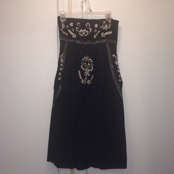 Dresses & Skirts - Black strapless dress