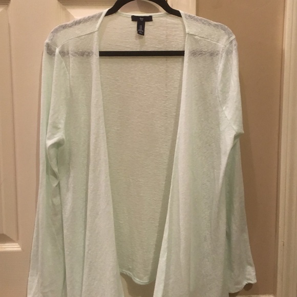 Gap lightweight cover/sweater