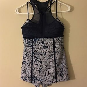 Lululemon top, shelf bra, size 6
