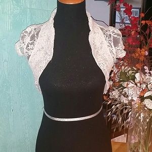Lace shoulder cover