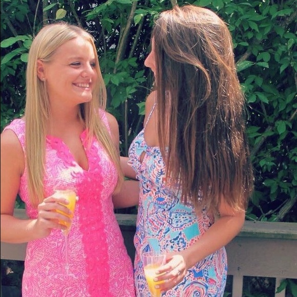 Meet your Posher, Lauren - Picture 2 of 3