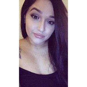 Meet your Posher, Vicky