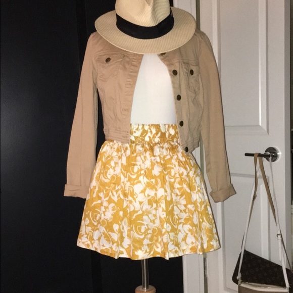 Worn a few times! Forever 21 skirt!