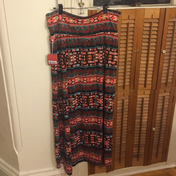 Patterned maxi skirt size XL