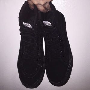 all black sk8 hi