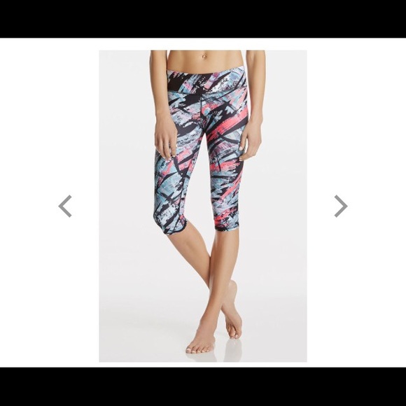 Fabletics Legging Crop
