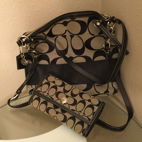 Coach purse and wallet set