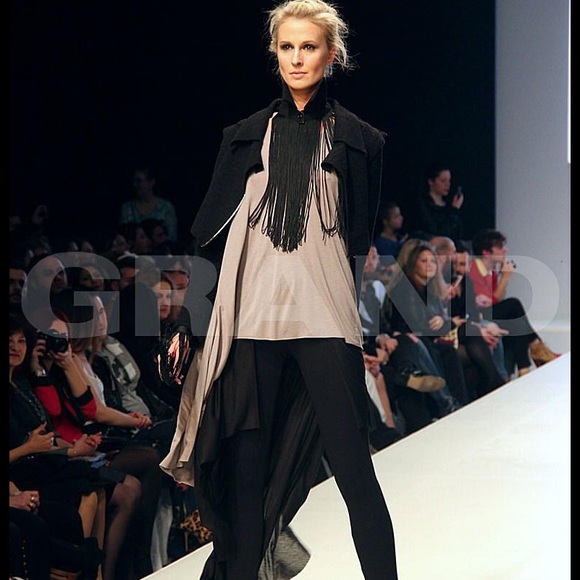 Fashion Designer Collar - Picture 2 of 7