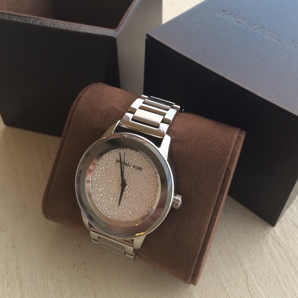 Michael Kors 'Kinley' Silver Watch Style MK-5996 - Picture 3 of 4