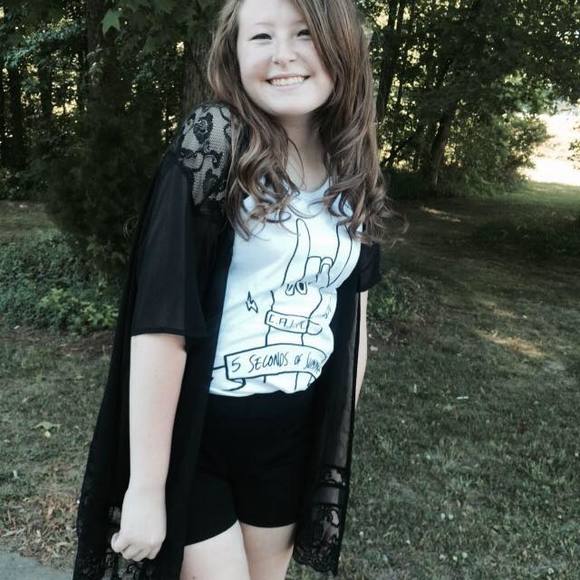 Meet your Posher, Brooke - Picture 1 of 1