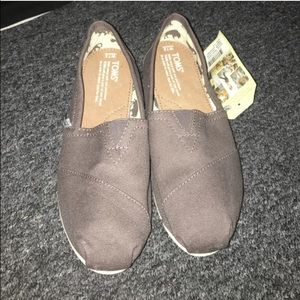 NWT Grey Toms BRAND NEW