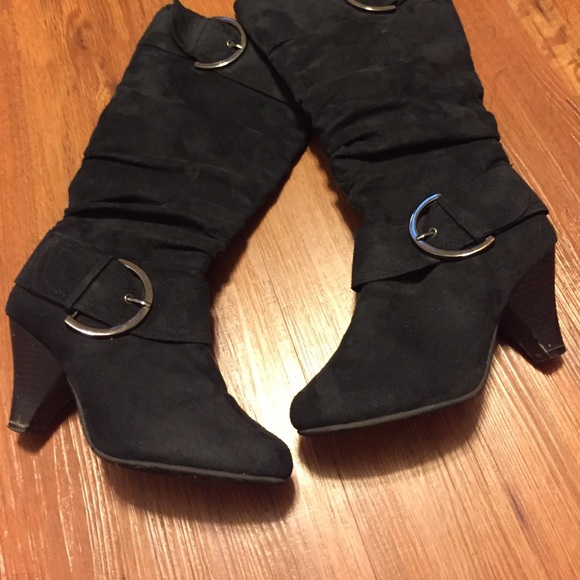 Heeled boots - Picture 1 of 3