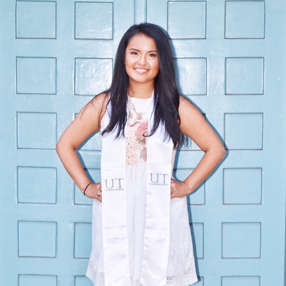 Meet your Posher, Maria - Picture 3 of 3