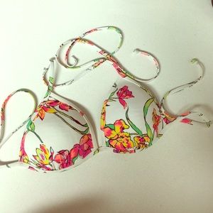 Tropical ROXY bikini top!