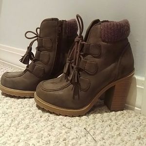 Ankle booties