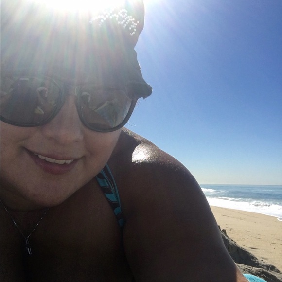 Meet your Posher, Karina - Picture 1 of 1