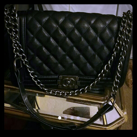 Black inspired quilt purse