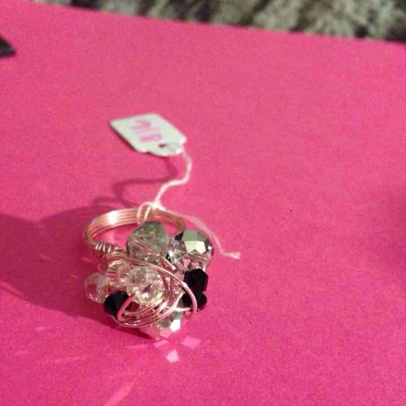 Crystal Beaded Cluster Wire Ring - Picture 2 of 4