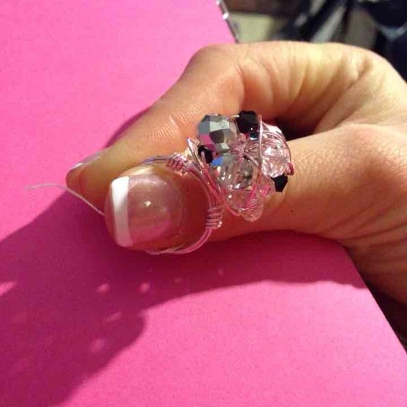 Crystal Beaded Cluster Wire Ring - Picture 3 of 4