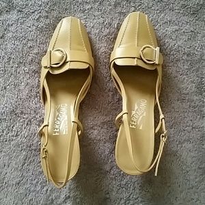 Ferragamo beige leather toe  slingbacks