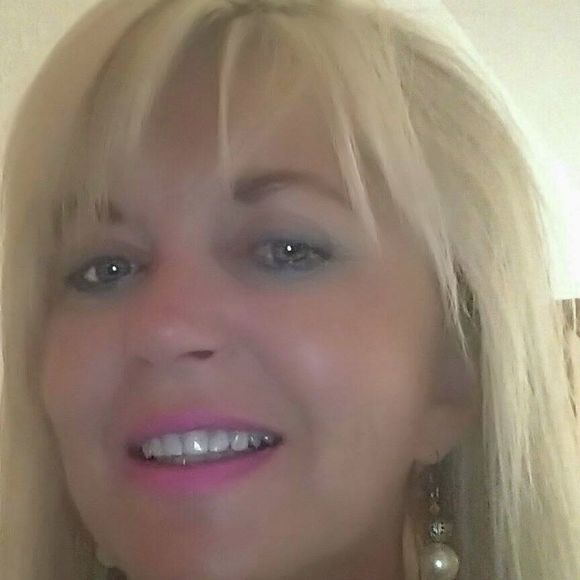 Meet your Posher, Janet - Picture 1 of 1