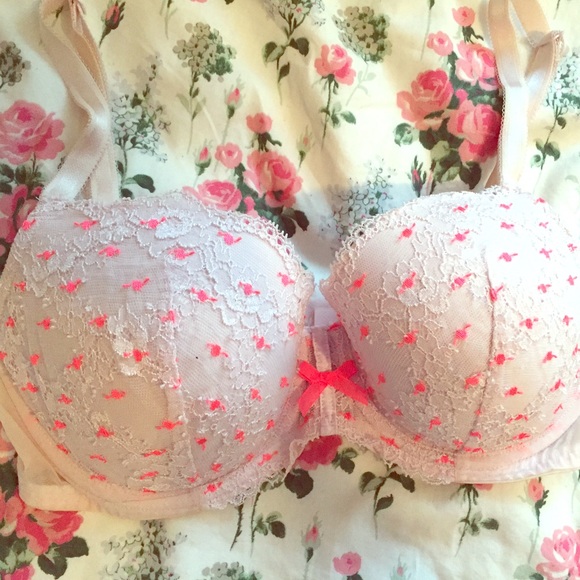 Lovely Detailed VS Bra