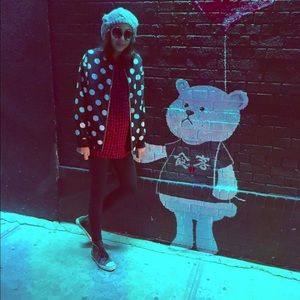 Meet your Posher, Cassandra