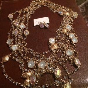 Beautiful necklace & earring set