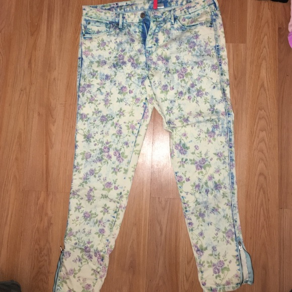 Flower pants denim🌸🌸🌸 - Picture 1 of 4