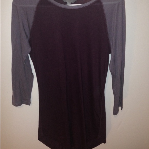 Cute tee, new condition ! - Picture 1 of 1