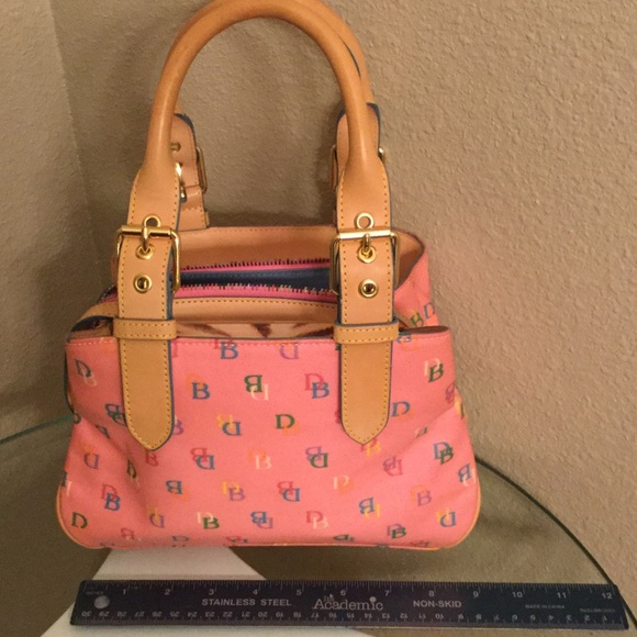 Dooney & Bourke purse