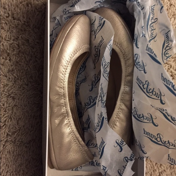 NEW Lucky Emmie flats size 6M