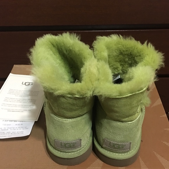 Women ugg mini bailey button - Picture 2 of 4