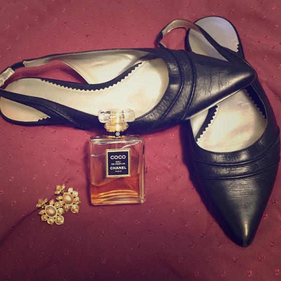 Nine West black flats