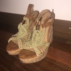 Tan Wedged Strappy sandal