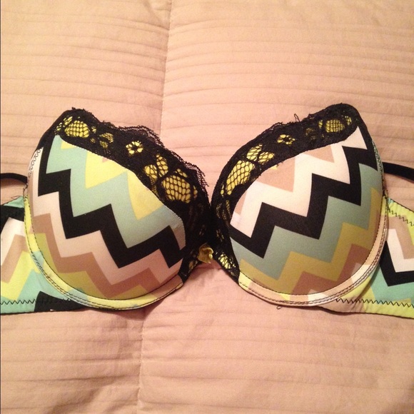 NWOT Chevron Bra