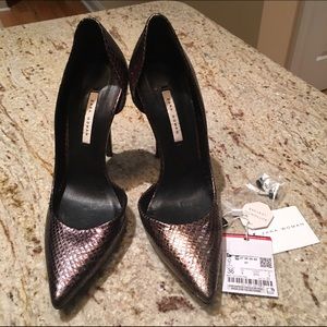 Zara Metallic Court Heels!