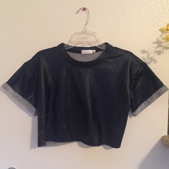 Story of Lola Crop Top