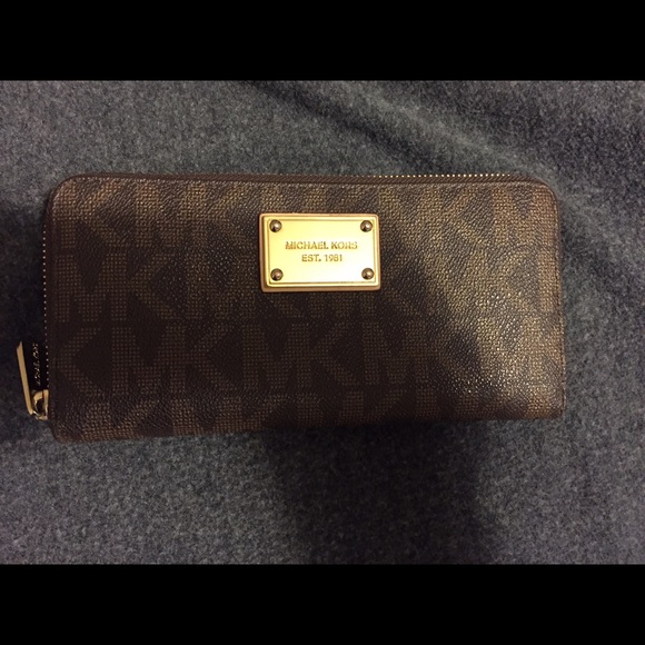 Michael Kors wallet