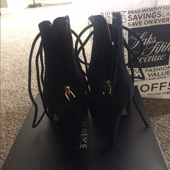 Black Heels - Picture 2 of 3