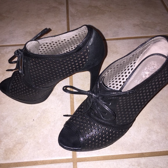 Vince Camuto heels