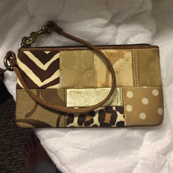 COACH - Brown Leather Patchwork Wristlet